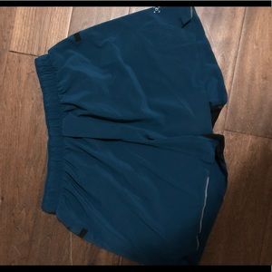 Lululemon men’s surge shorts size large 5”